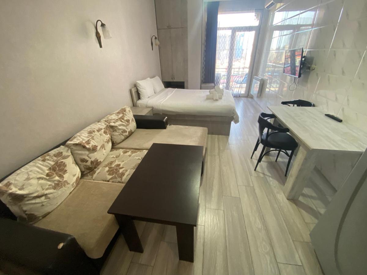 Apartment - Nino Μπατούμι Εξωτερικό φωτογραφία